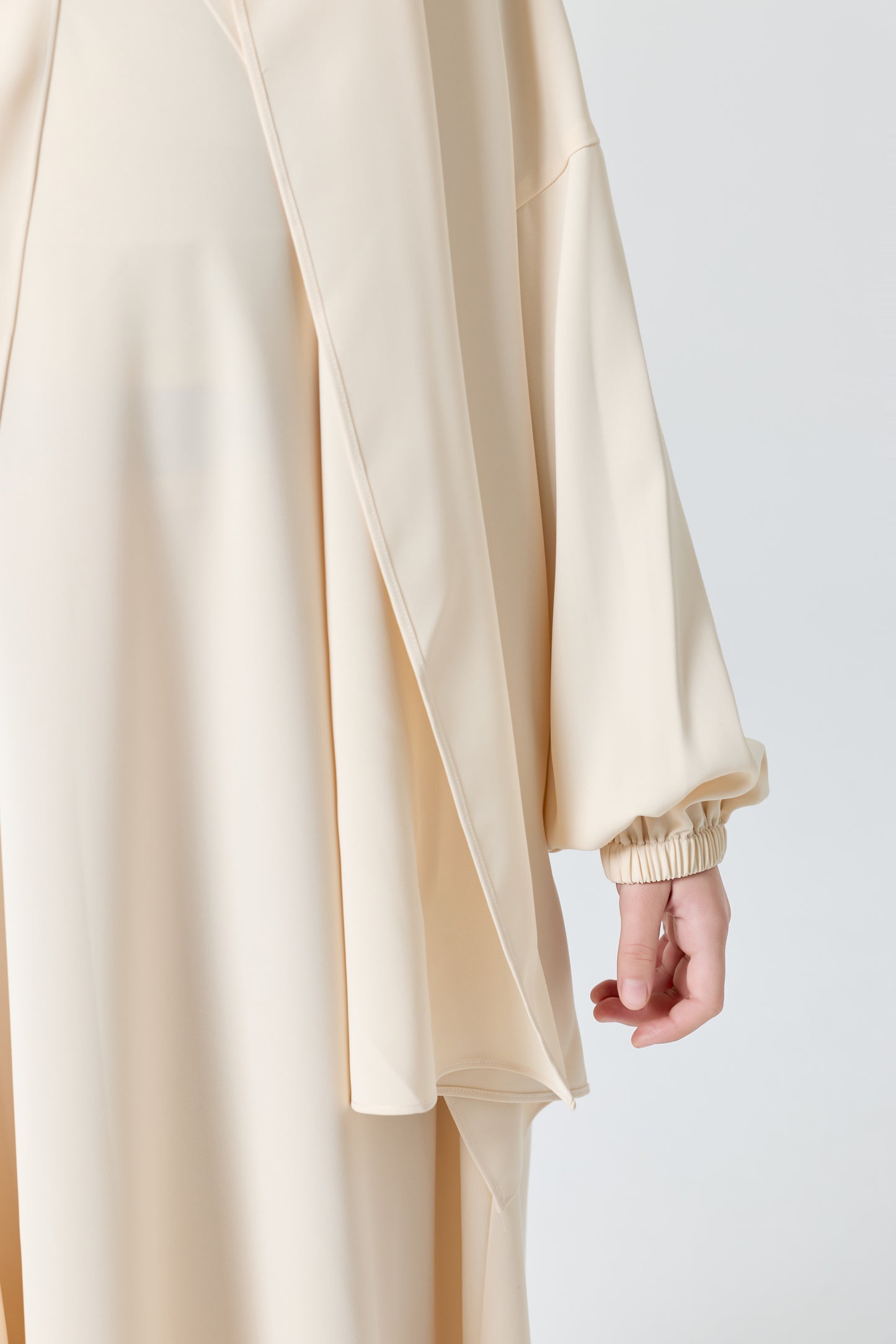 MK2654 Girls Abaya - Round Neck, Pleated, Lantern Sleeve | Hojumbo