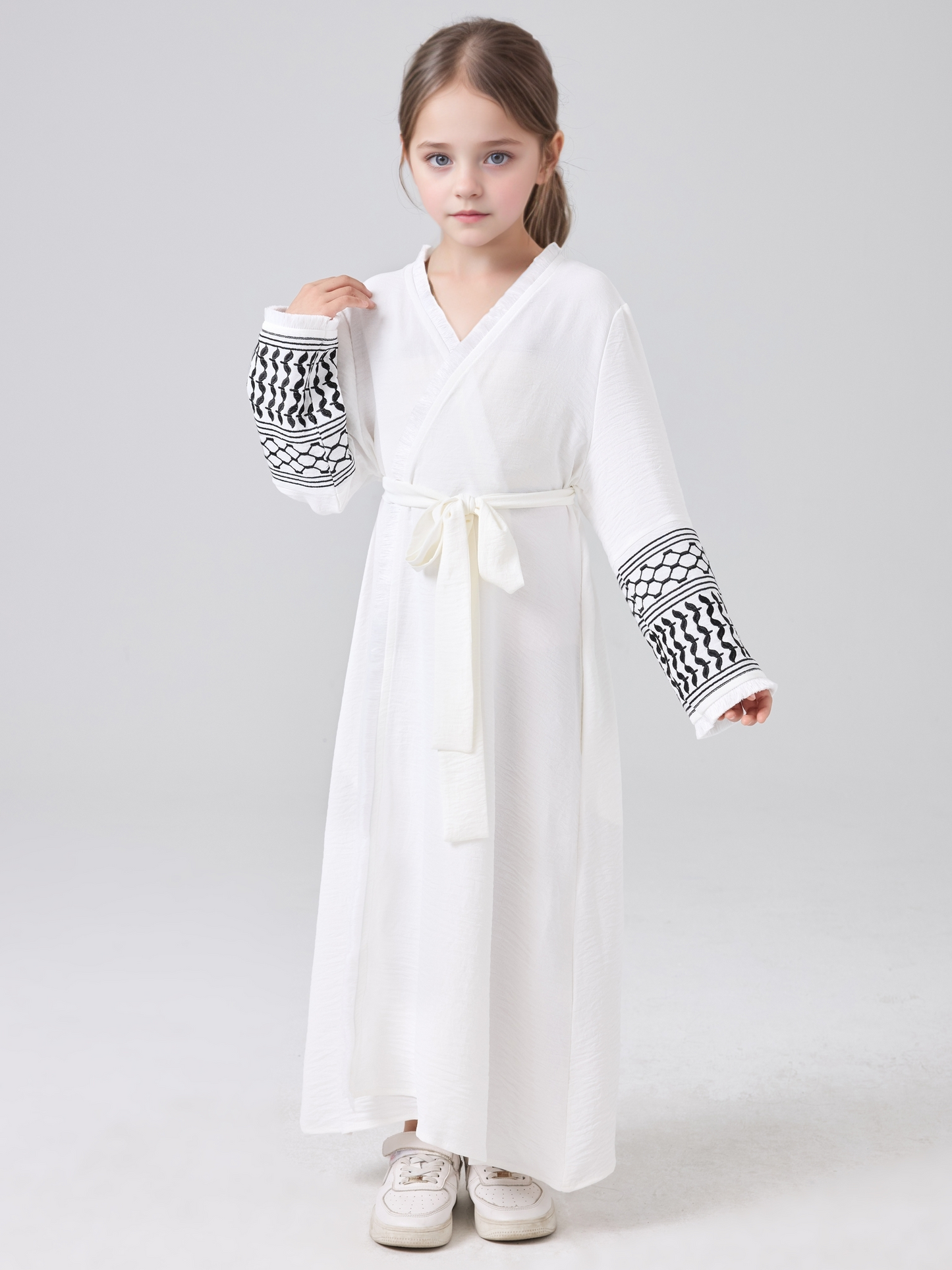 A Middle Eastern Muslim girl abaya embroidered fringed coat with a belt MSL202