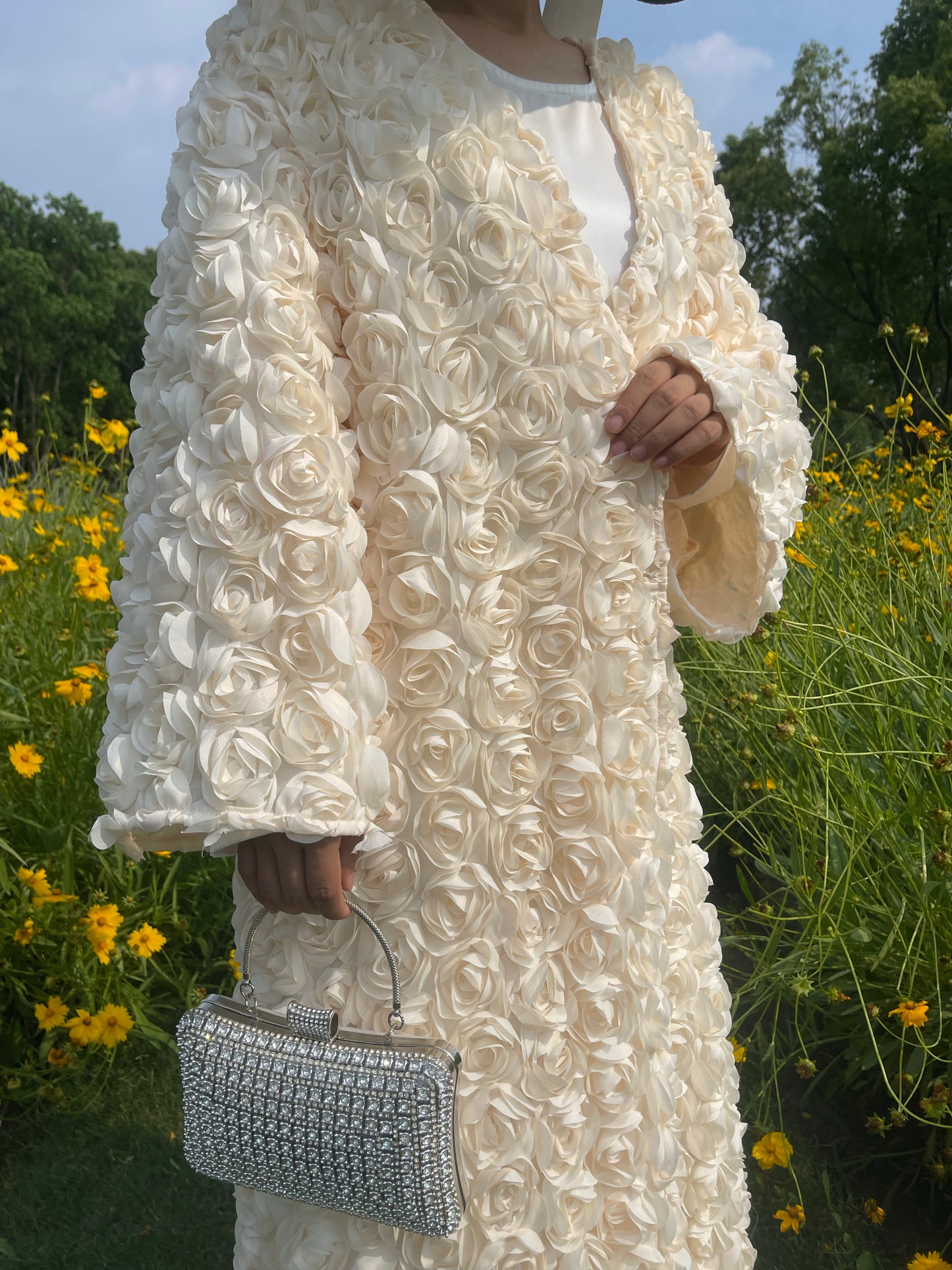 MSL891 Sweet Cream Roses Open Abaya
