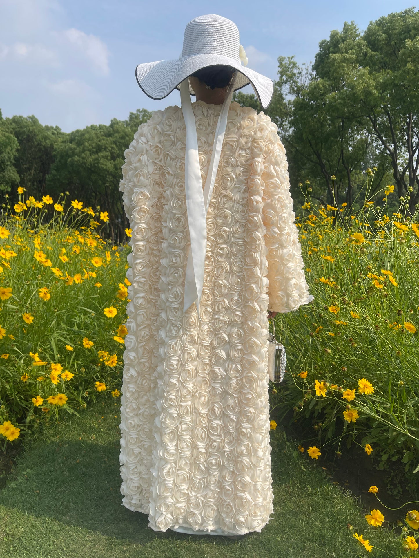 MSL891 Sweet Cream Roses Open Abaya