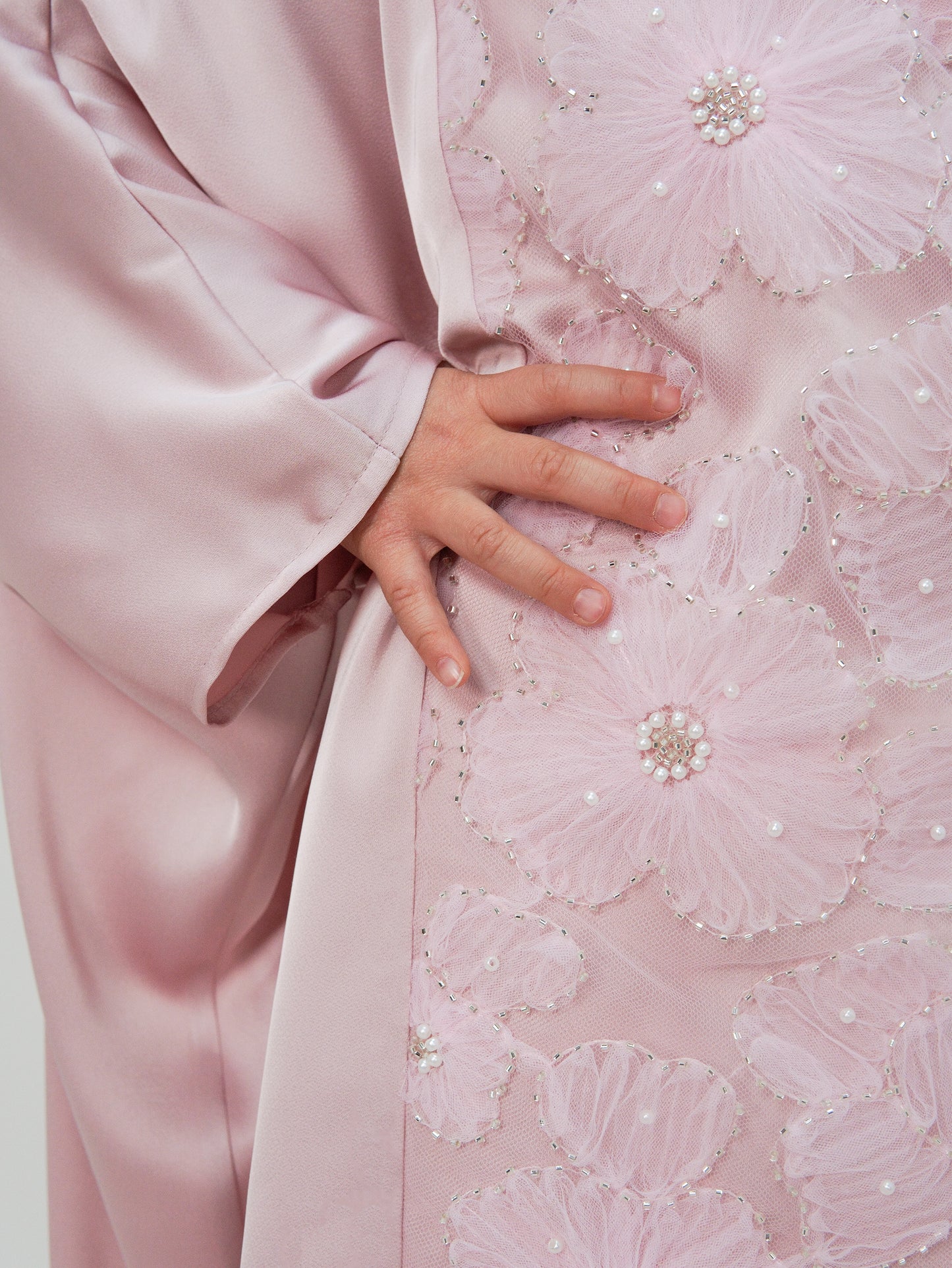 MK2727 Muslim Girl's Kaftan, Satin Solid Color Batwing Sleeve, Flower Beaded Abaya for All Seasons, Elegant Loose-Fitting Dress
