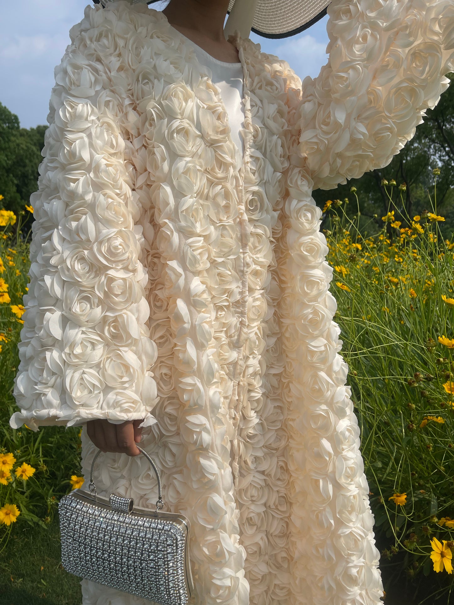 MSL891 Sweet Cream Roses Open Abaya