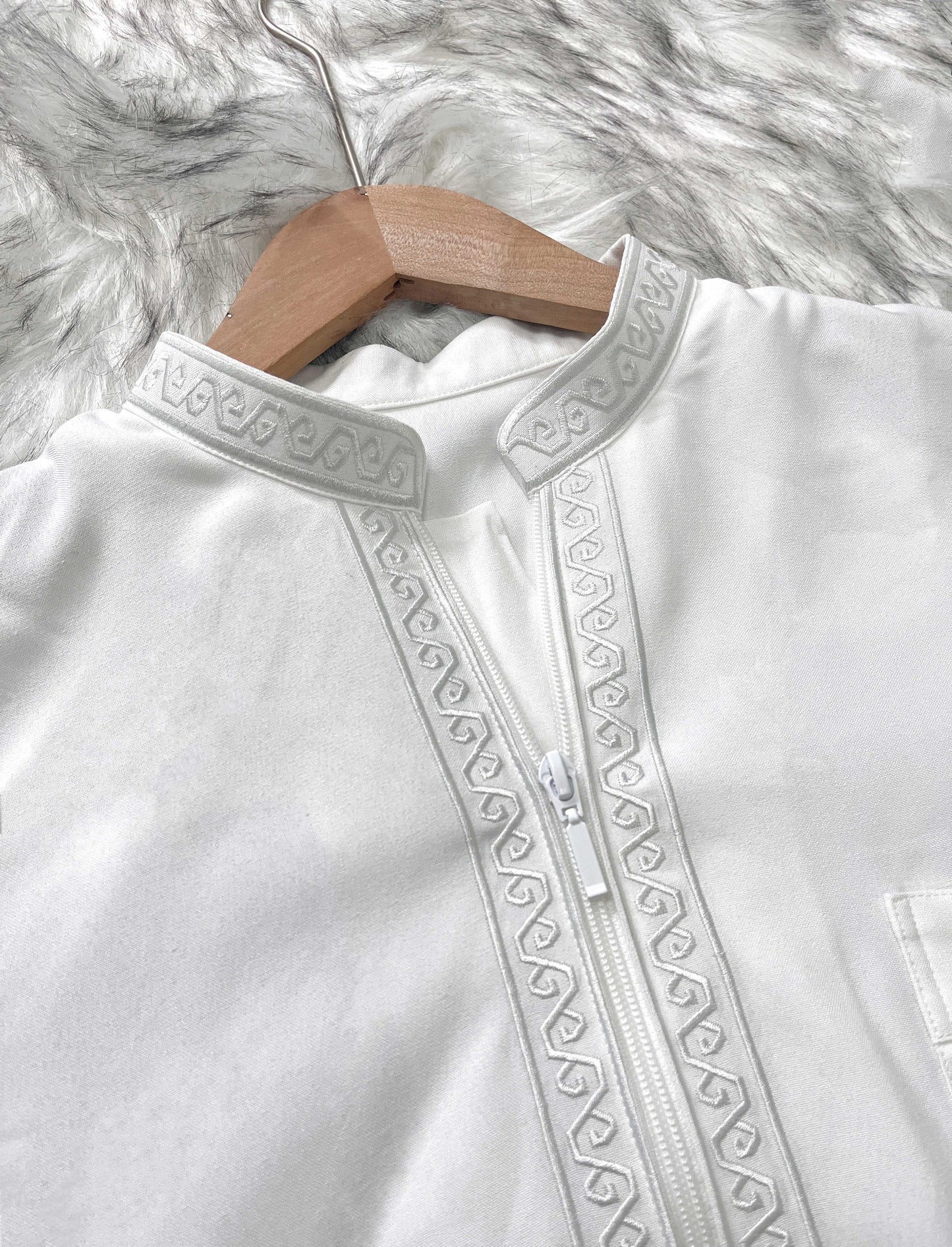 Ramadan Men's Muslim Robe Shirt With Vertical Stripes And Pocket - Islam Thobe Abaya Perfect For Casual And Formal Occasions 181-20)