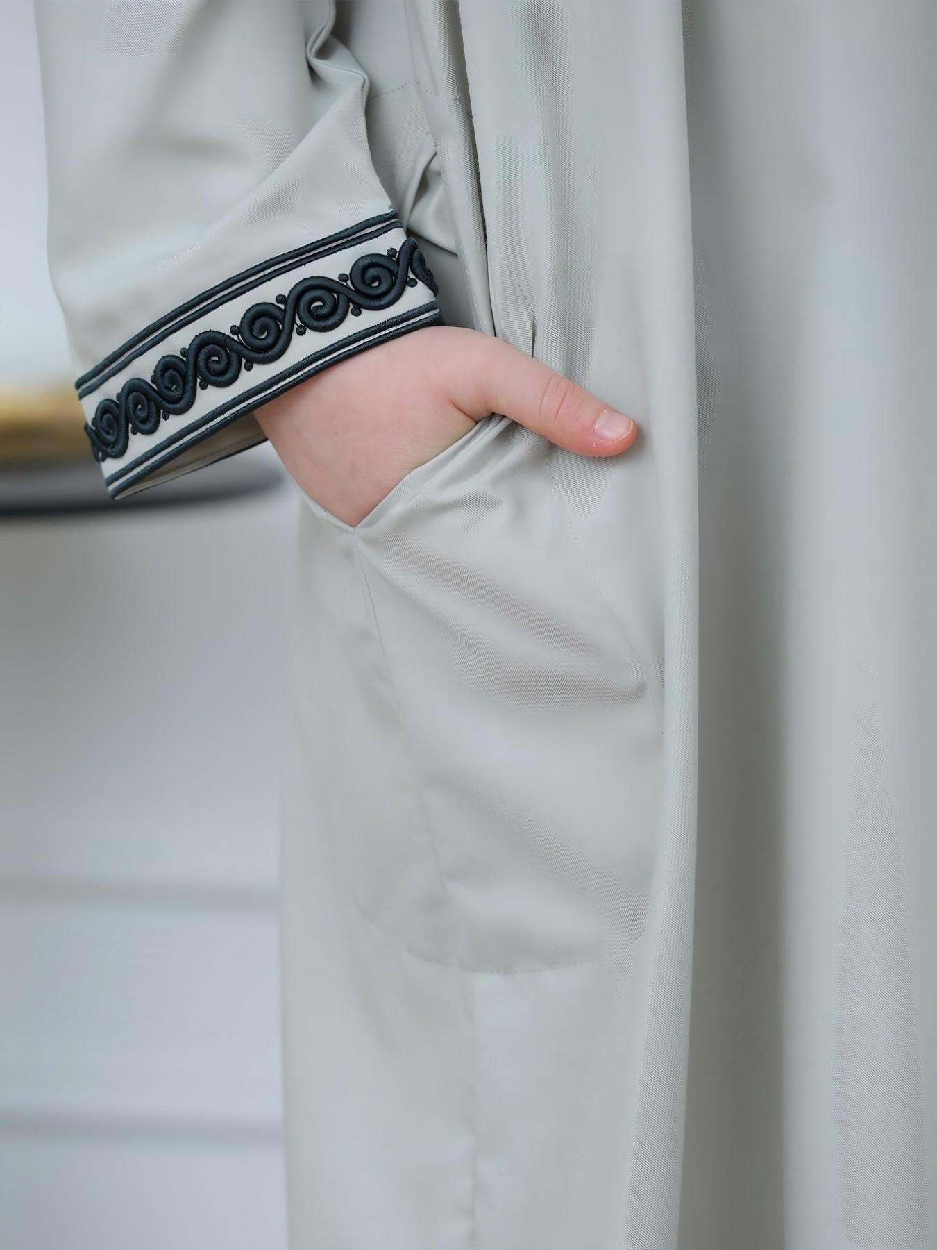 KID0012 Boys' Moroccan Robe Hooded Embroidered Loose Fit Abaya, Muslim Boys' Clothing, Comfortable Long Sleeve Dressing Gown