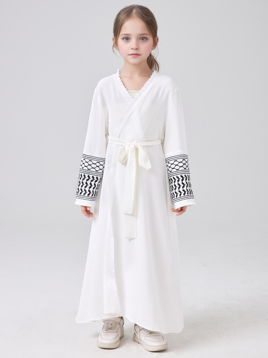 A Middle Eastern Muslim girl abaya embroidered fringed coat with a belt MSL202