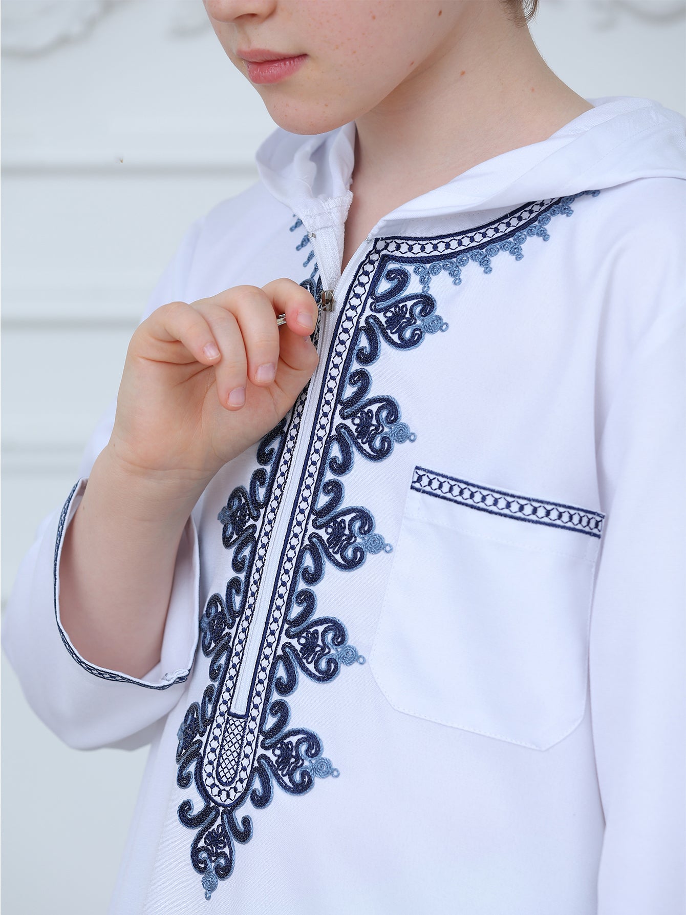 KID0014 Boys' Robe Hooded Embroidered Loose Fit, Muslim Boys' Clothing, Comfortable Long Sleeve Dressing Gown