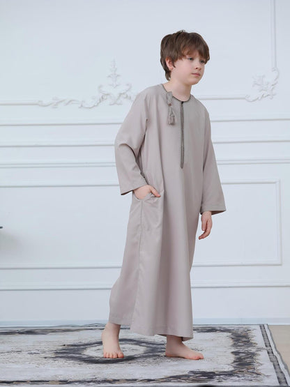 KID0013 Boys' Long Sleeve Embroidered Zipper Omani Robe, Loose-Fitting Modest Style, All Seasons Wear, Muslim Boys' Clothing