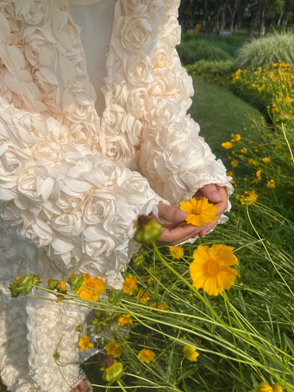 MSL891 Sweet Cream Roses Open Abaya