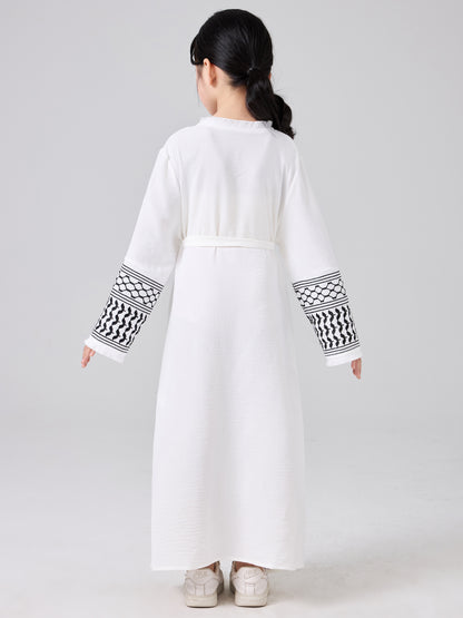 A Middle Eastern Muslim girl abaya embroidered fringed coat with a belt MSL202