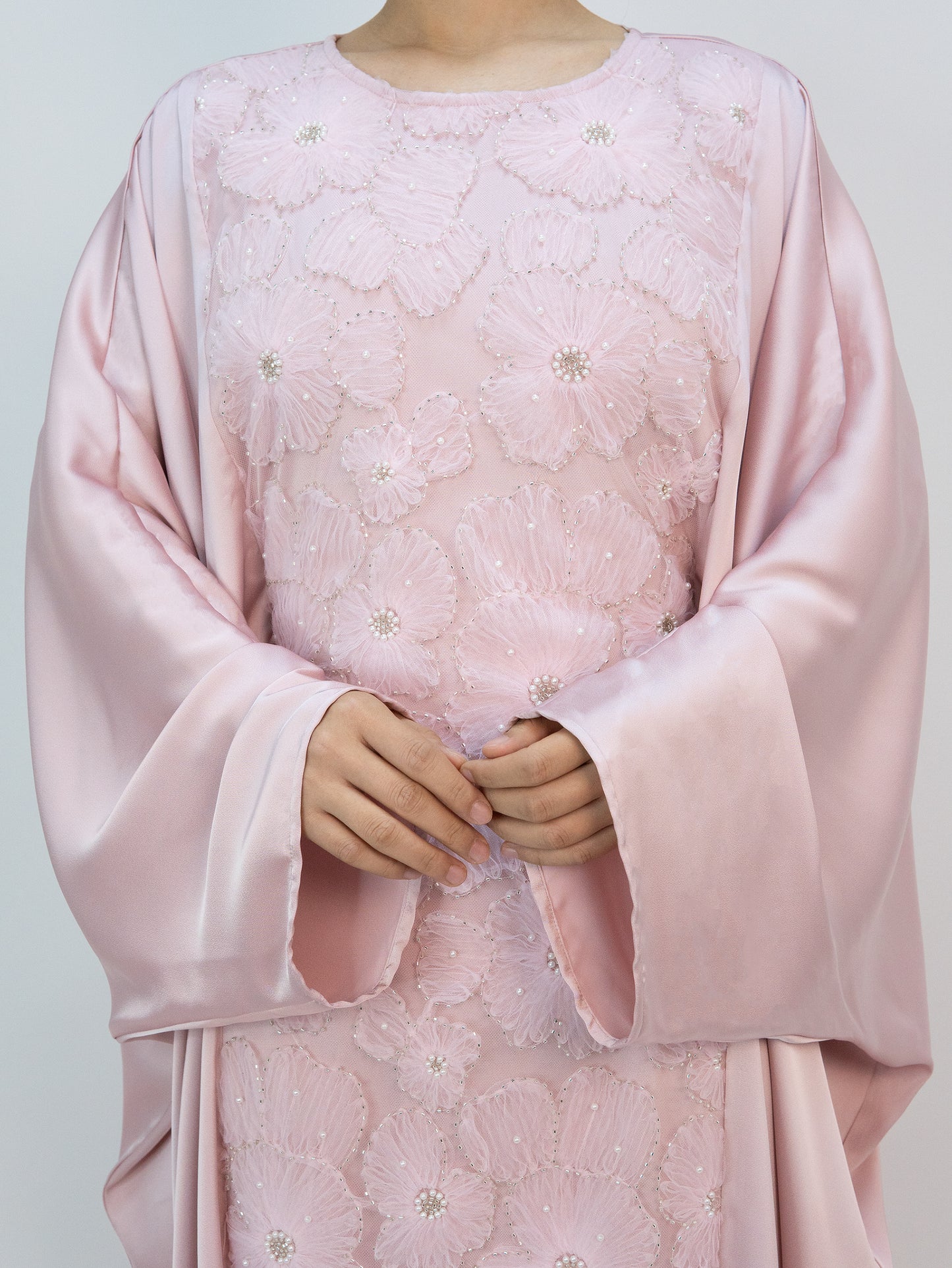 MK2626 Muslim Women's Kaftan, Satin Solid Color Batwing Sleeve, Flower Beaded Abaya for All Seasons, Elegant Loose-Fitting Dress