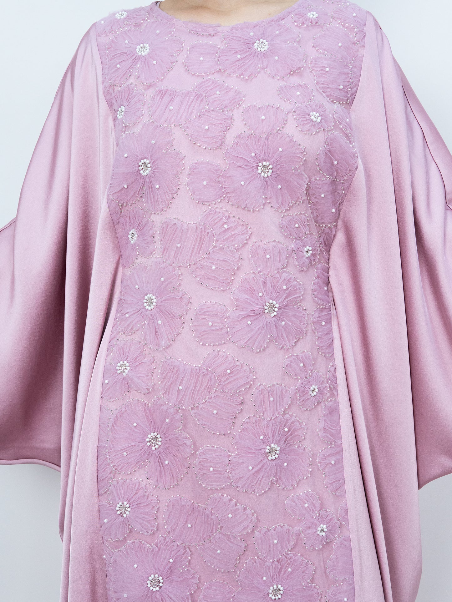 MK2626 Muslim Women's Kaftan, Satin Solid Color Batwing Sleeve, Flower Beaded Abaya for All Seasons, Elegant Loose-Fitting Dress