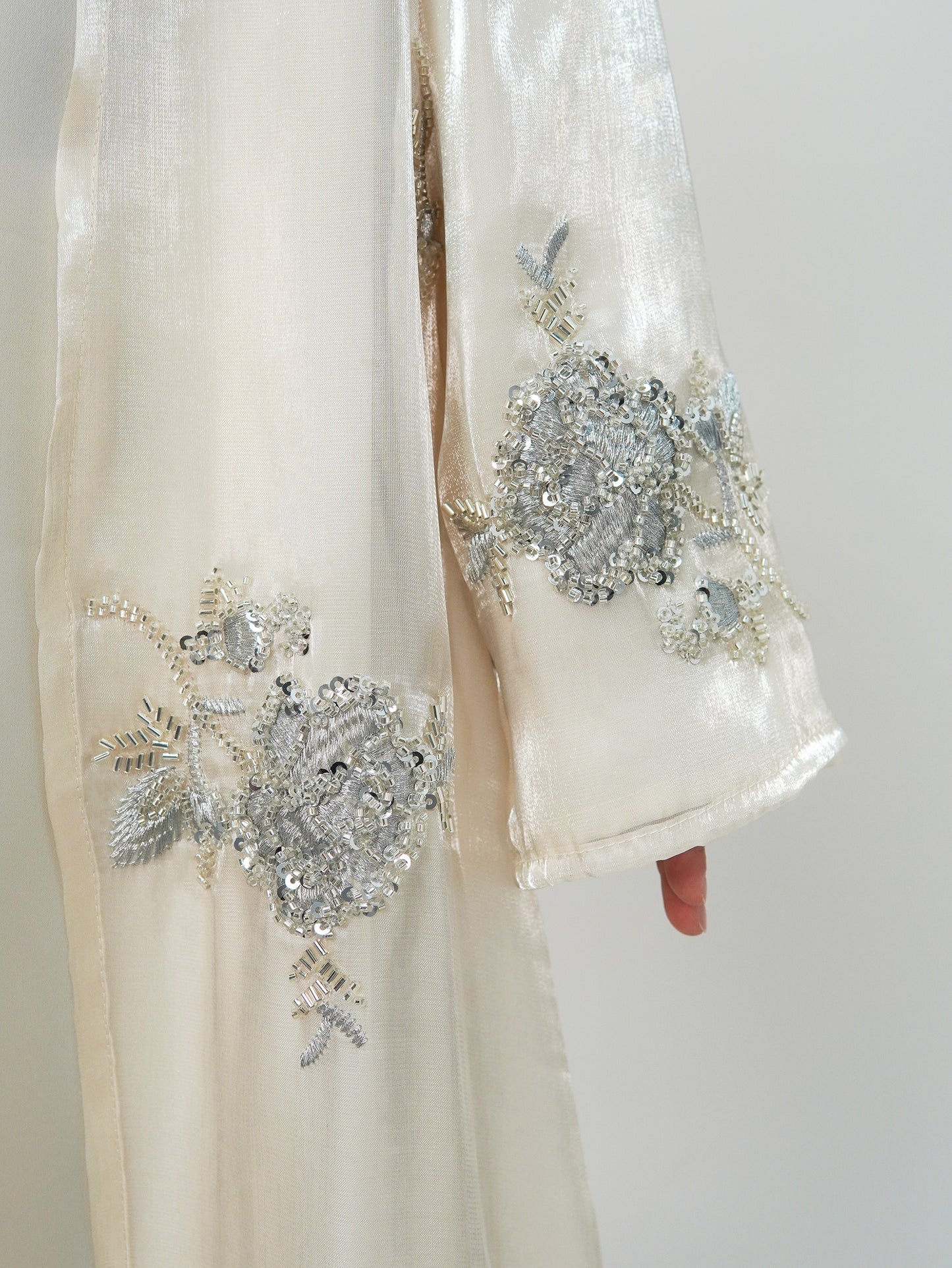 MK2525 Muslim Girl Set 2-Piece Satin Dress and Silver Rose Abaya