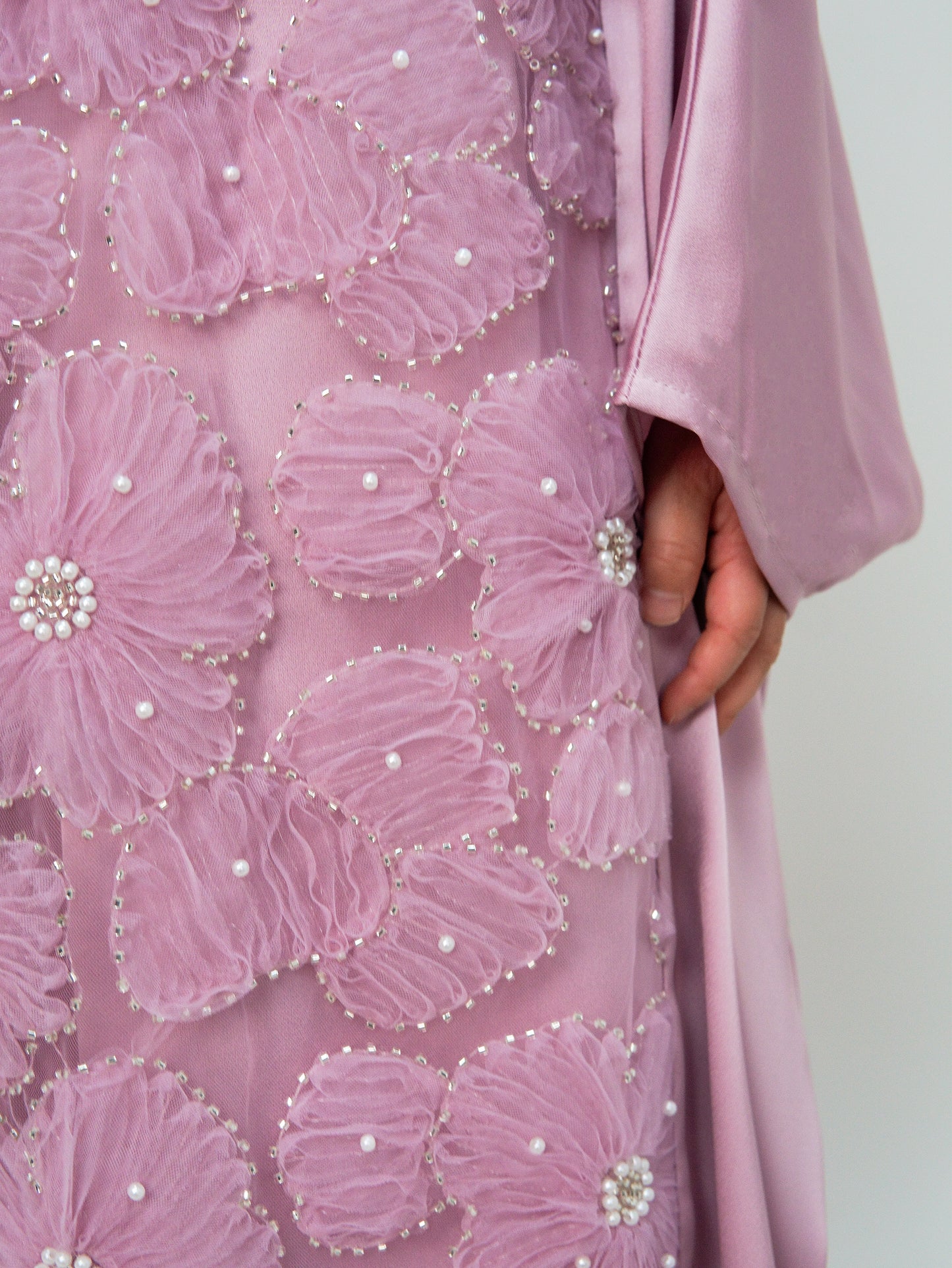 MK2727 Muslim Girl's Kaftan, Satin Solid Color Batwing Sleeve, Flower Beaded Abaya for All Seasons, Elegant Loose-Fitting Dress