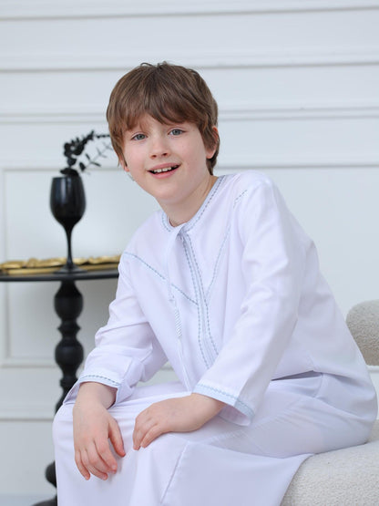 KID0004 Boys' Embroidered Zipper Omani Robe, Ramadan Muslim Boys' Long Dressing Gown, Stylish Islamic Clothing for Kids