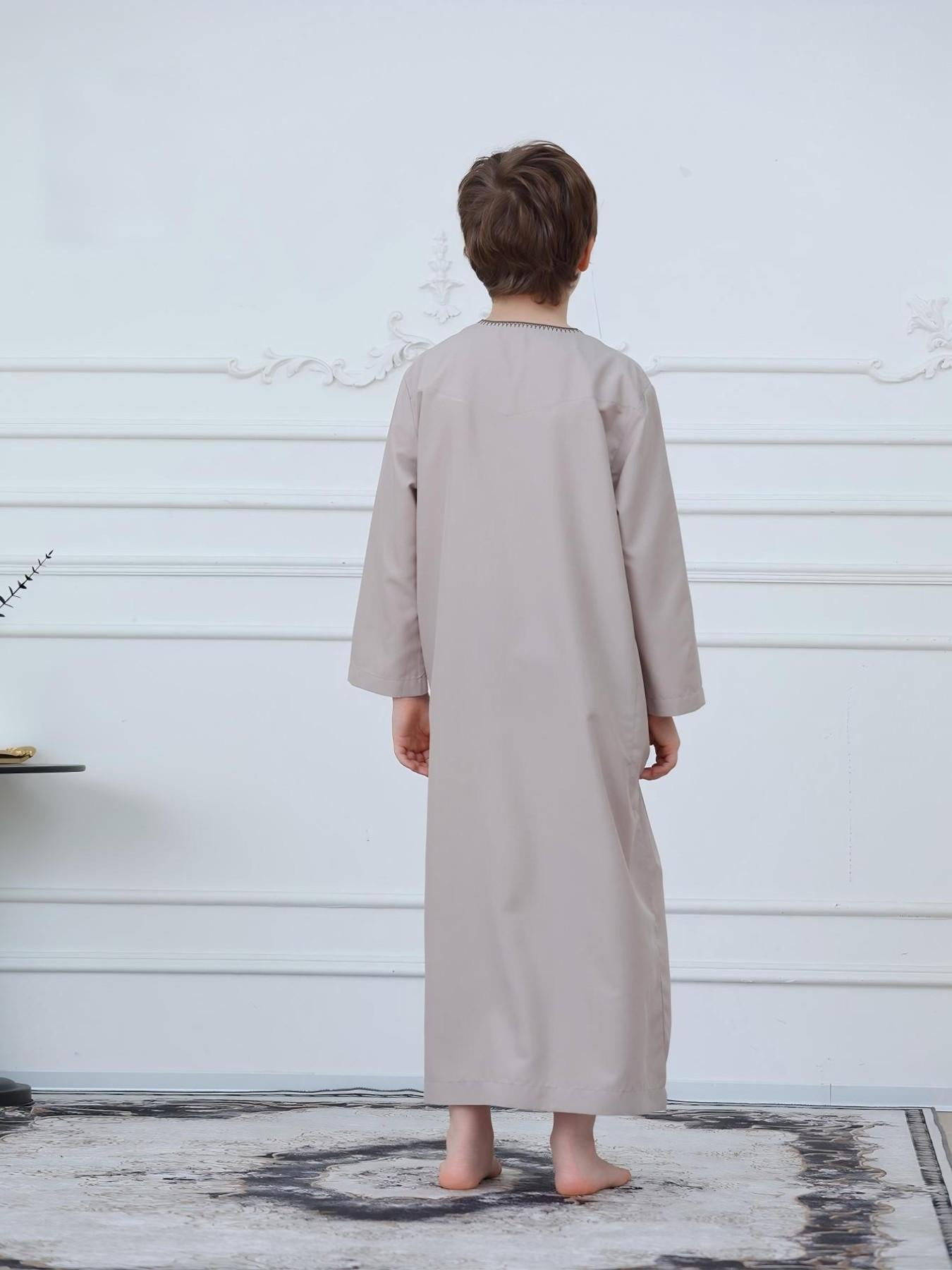 KID0013 Boys' Long Sleeve Embroidered Zipper Omani Robe, Loose-Fitting Modest Style, All Seasons Wear, Muslim Boys' Clothing